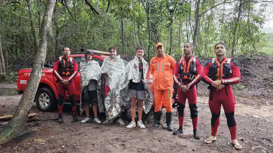 Imagem Turistas ingleses são resgatados após passarem mais de 24 horas ilhados na Chapada Diamantina; assista