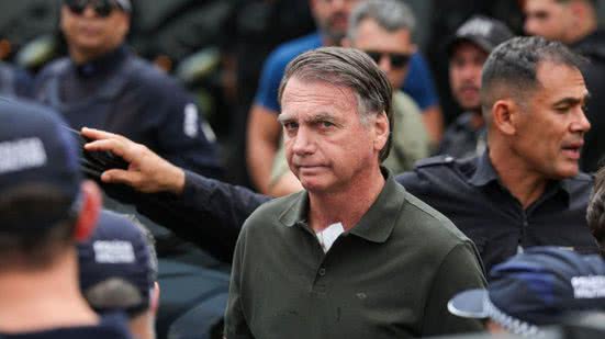 Imagem Ministro do STF abre prazo para PGR se pronunciar sobre revisão da condenação de Bolsonaro
