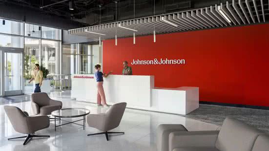 A situação acontece após os inúmeros processos que a Johnson & Johnson nos Estados Unidos precisou enfrentar. Ela precisou fazer um acordo de US$ 5,5 bilhões para resolver. - Divulgação/Johnson & Johnson