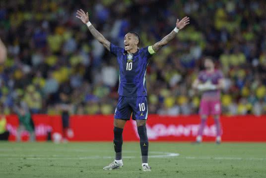 O atacante Raphinha foi cortado da Seleção Brasileira - Reprodução/ CBF