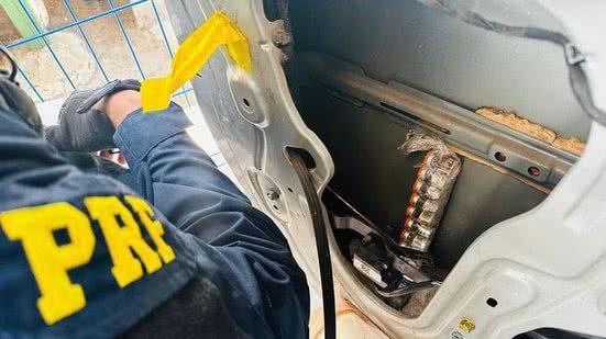 A Polícia Rodoviária Federal (PRF) apreendeu 503 ampolas de tirzepatida de origem estrangeira - Reprodução / PRF