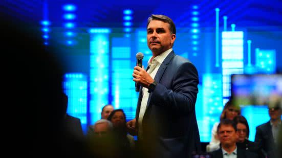 Vittor Sales / Campanha de Flávio Bolsonaro