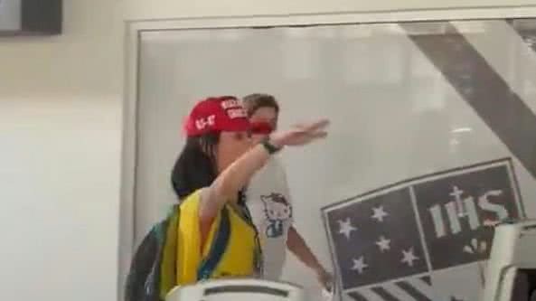 Vídeo mostra mulher em Botafogo fazendo saudação nazista - Reprodução/Redes sociais