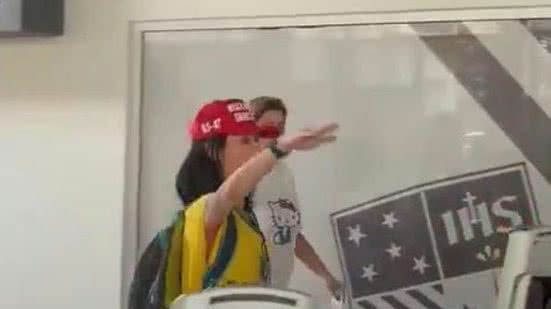 Vídeo mostra mulher em Botafogo fazendo saudação nazista - Reprodução/Redes sociais