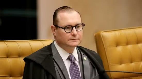 Imagem Urgente: Ministro do STF ignora TSE e estende votação até 19h em todo o país