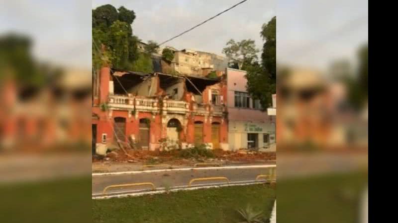 Imagem Fachada de casarão histórico desaba em Ilhéus; veja vídeo