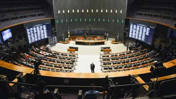 Imagem Com dinheiro público, deputados querem acompanhar treino da seleção de futebol para Copa do Mundo; assista