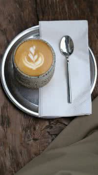 Aprenda a fazer capuccino caseiro que fica pronto em até 15 minutos 
