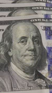 Após 'tarifaço' de Trump, dólar sobe forte e fecha em R$ 5,54