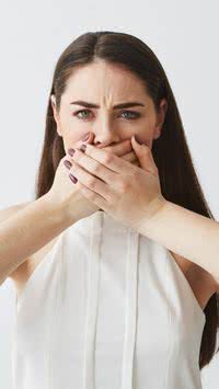 Mau hálito depois de comer? Descubra 6 doenças que podem estar por trás do problema
