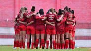 Imagem Athletico-PR toma drástica decisão sobre o futebol feminino após rebaixamento do masculino; saiba qual