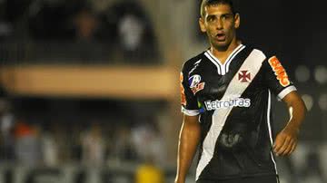 Imagem Ídolo do Vasco detona a arbitragem após derrota para o Bahia: "Safadeza"