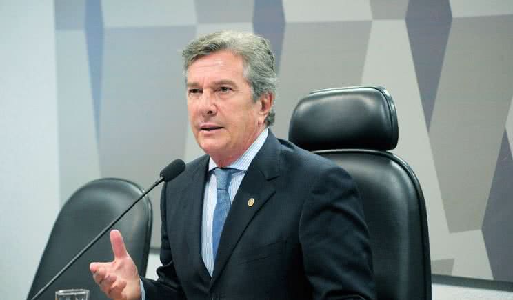 Fernando Collo na época de senador - TV Senado
