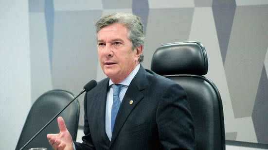 Fernando Collo na época de senador - TV Senado