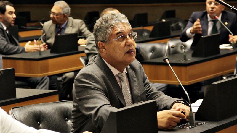Roberto Viana