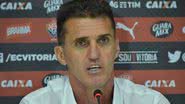 Imagem Mancini afirma que o Vitória tinha o jogo "sob controle" e fala em "gosto amargo" após derrota