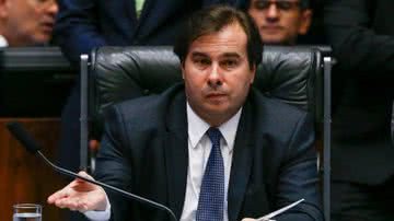 Imagem DEM quer alterar regra que torna inelegível quem substituir presidente durante viagem