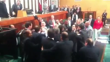 Imagem Em detalhes, saiba mais sobre a guerra ocorrida na Alba entre deputados