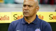 Imagem Auxiliar técnico, Charles apoia chegada de Kleina: "grande treinador"