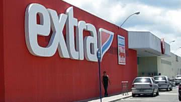 Imagem Homens armados invadem Extra Rótula e roubam celulares