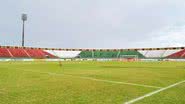 Imagem Após vencer o Vitória, técnico do Sport esculhamba campo de Feira de Santana