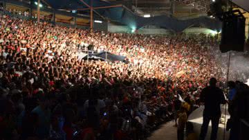 Imagem Com a Concha lotada, Ivete mostra toda sua versatilidade