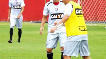 Imagem Com Leilson como titular, Vitória encerra preparação para BaVi