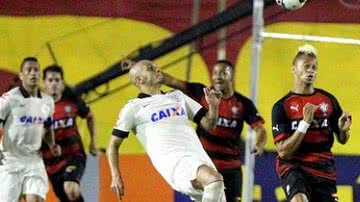 Imagem Vitória leva gols no fim, perde mais uma e segue na zona de rebaixamento