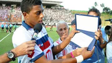 Imagem Presidente do Bahia fala da arbitragem e Marcone