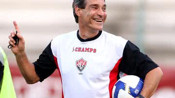 Imagem Carpegiani pede para sair do Vitória