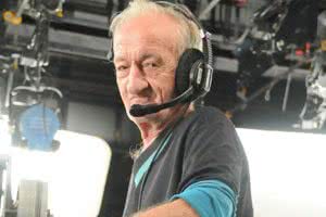 Imagem Após cirurgia, assistente de palco Russo recebe alta