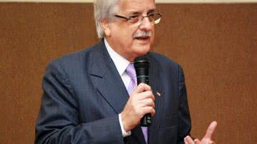 Imagem Fernando Schmidt deixa semi-UTI do Hospital Jorge Valente
