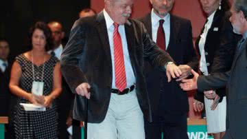 Imagem Lula sem movimento da perna esquerda