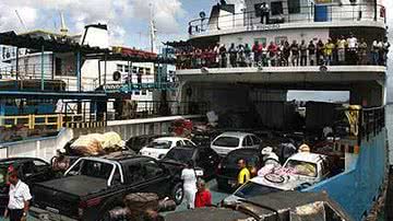 Imagem Dois ferries quebram e passageiros sofrem na fila