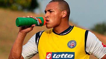 Imagem  Titi acerta questões salarias com o Bahia
