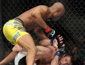 Imagem Anderson Silva massacra Sonnen e vence 'luta do século'