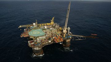 Imagem Com funcionários da Petrobras, helicóptero faz pouso forçado após pane no Sul da Bahia