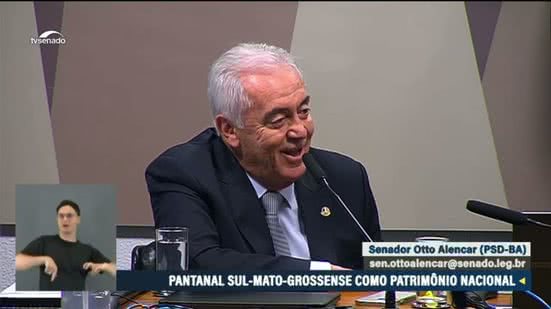 Imagem Otto Alencar canta à capela em comissão e ganha elogio de Alcolumbre; veja vídeo