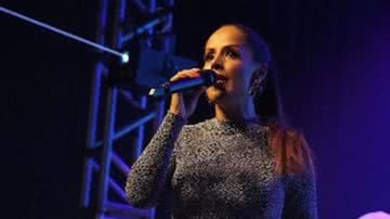 Reprodução/Instagram @carlacristinaoficial