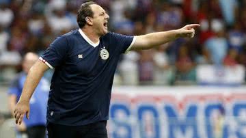Rogério Ceni do Tricolor fez questão de cumprimentar o goleiro Marcelo Rangel e elogiou - Foto: Divulgação/E.C. Bahia