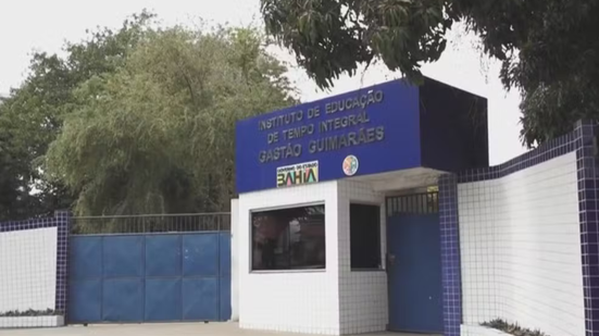 Ex-diretora de escola que proibiu aluno com autismo de levar lanche tem aposentadoria voluntária publicada - Reprodução/TV Subaé